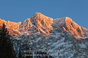 Der Schneefernerkopf im Alpenglühen