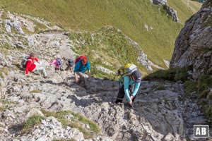 In der Aggenstein-Gipfelflanke: Der Beginn der Sicherungsketten