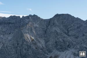 Blick vom Gipfel zur Nordwand des Nebelhorn