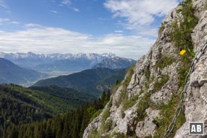 Blick aus dem Mandlsteig auf das Wettersteingebirge