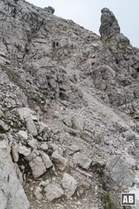 Bergtour Gaishorn: Rechts zur diesem auffälligen Turm und links daran vorbei