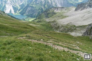 Bergtour Gaishorn: Im Takt der steilen Serpentinen die Vordere Schafwanne talwärts - den Vilsalpsee entgegen