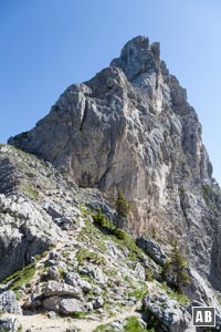 Der beeindruckende Gipfelaufbau des Geiselstein vom Geiselsteinsattel