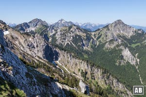 Blick aus der Querung zu den westlichen Ammergauer Bergen