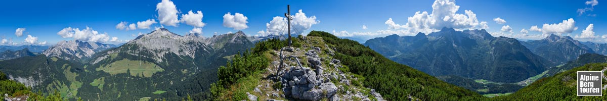 Bergpanorama Sommer vom Hochkranz mit den Loferer und Leoganger Steinbergen (Berchtesgadener Alpen, Salzburgerland, Österreich)