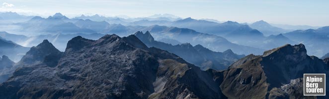 Blick vom Gipfel auf die Allgäuer Alpen