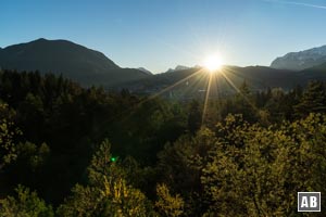Effektvoller Sonnenaufgang über Garmisch-Partenkirchen