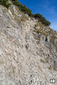 Der Weg zur Montscheinspitze ist geprägt durch kleinkörigen Felsabrieb der den Aufstieg stellenweise zur heiklen Rutschpartie werden lässt