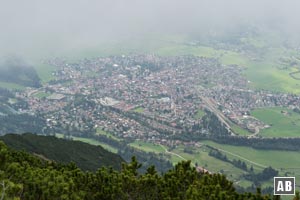Blick vom Grat auf Oberstdorf