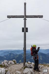 Das Gipfelkreuz des Scheffauer