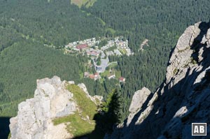 Tiefblick auf die Talstaion der Tiroler Zugspitzbahn... unserem Ausgangspunkt