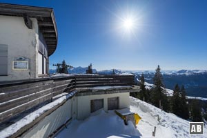 Schneeschuhtour Dürrnbachhorn: An der Bergstation des Sommersessellifts.