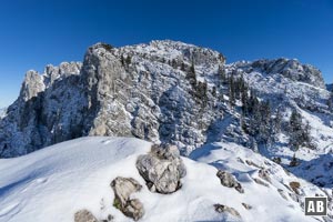 Schneeschuhtour Naunspitze: Blick vom Gipfel auf das Petersköpfl (optionale Zugabe)