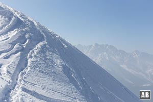 Schneeschuhtour Schneibstein: Die zweite Steilstufe im Profil. Im Hintergrund der Watzmann.