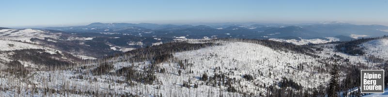 Schneeschuhwanderung Lusen: Aussicht vom Gipfel in den Böhmerwald nach Tschechien
