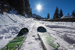 Skitour Kehlstein: Unterwegs auf der Kehlsteinstraße - der Sonne entgegen.