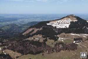 Wanderung Spitzstein: Aussicht vom Spitzstein auf das Feichteck und das Alpenvorland.
