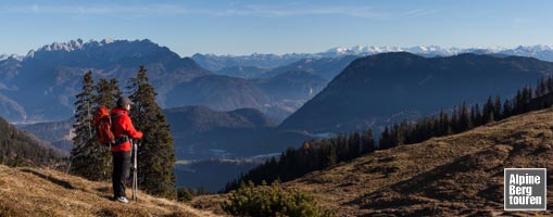 Wanderung Trainsjoch: Bereits am Trainsjochsattel haben wir fantastische Aussicht auf die Bergwelt