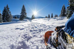 Unterwegs am Kramerplateau mit Blick auf das Wettersteingebirge Unterwegs am Kramerplateau mit Blick auf das Wettersteingebirge