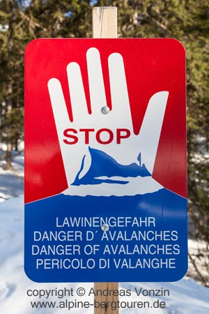 Schild Lawinengefahr