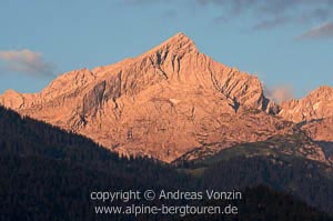 Die Alpspitze im Morgenrot