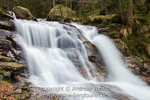 Wasserkaskade an den Rieslochfällen