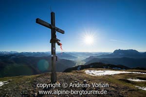 Aussicht vom Gipfel des Chiemgauer Fellhorn auf das Kaisergebirge (Chiemgauer Alpen)