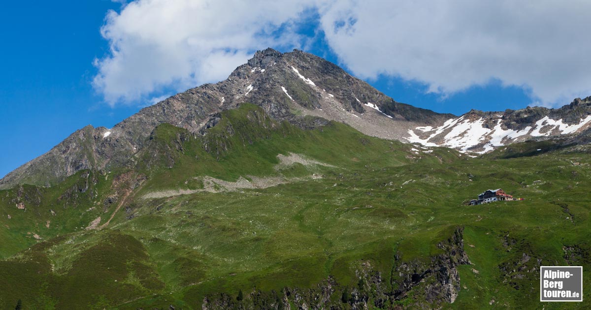 Die Ahornspitze mit der Edelhütte im Vordergrund