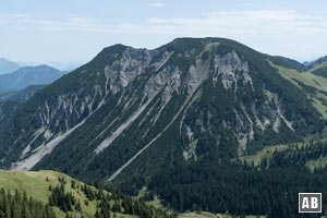 Aussicht vom Gipfel der Aiplspitz auf den Hochmiesing und Dürrmiesing