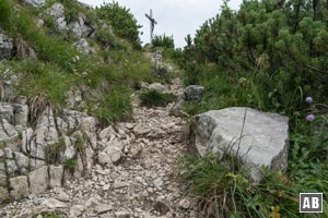 ...und hinauf zum Gipfelkreuz des Jägerkamp