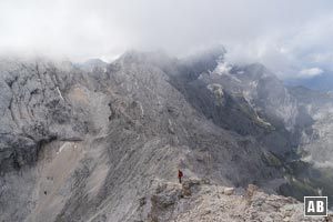 Blick hinweg über die Grieskarscharte zum Jubiläumsgrat