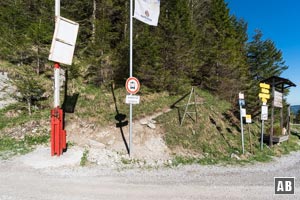 Der Start unseres Ostgrat-Abenteuers: Das unbezeichnete Steiglein an der Schranke des Trautweinweges.