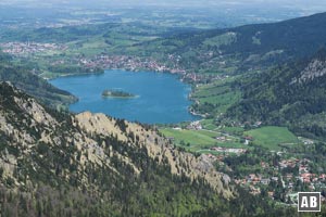 Aussicht vom Gipfel auf den Schliersee.