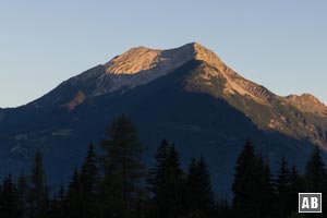 Upsspitze und Daniel gesehen aus dem Hohen Gang. Der Anstieg erfolgt von links auf die Upsspitze und über den Verbindungsgrat nach rechts zum Gipfel des Daniel.