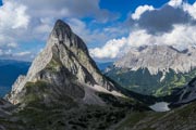 Die Ehrwalder Sonnenspitze von Süden: Über diese Seite findet der Anstieg zum Gipfel statt