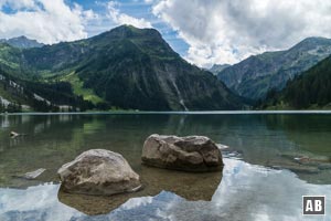 Ausgangspunkt für unsere Überschreitung: der idyllische Vilsalpsee