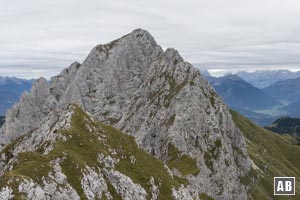 Blick vom Grat auf die Köllenspitze