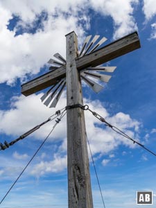 Das Gipfelkreuz der Großen Klammspitze