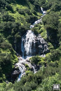 Wasserspiele in der kleinen Klamm