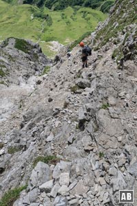 Tiefblick zurück in den bisherigen Aufstieg