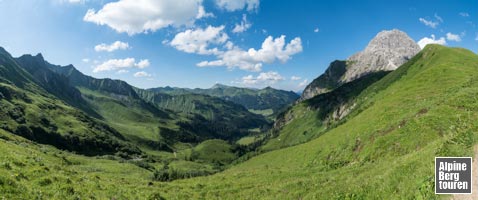 Blick vom Hochalppass ins Bärgunttal, durch das wir ins Kleinwalsertal absteigen