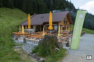 An der Bärgunthütte können wir uns ein letztes mal erfrischen