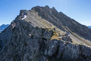 Die Hochgehrenspitze mit dem Grat von der Walser Hammerspitze (von rechts unten kommend)