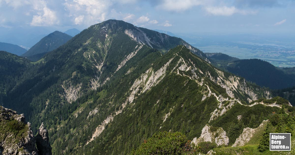 Blick vom Herzogstand auf den Verbindungsgrat zum Heimgarten