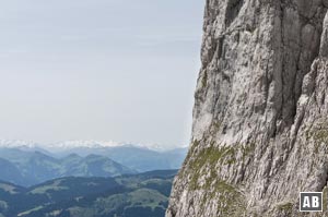 In den steilen Felswände zu unserer Rechten und Linken kann man Kletterern bei ihrer <q>Arbeit</q> beobachten