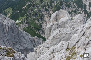 Tiefblick auf den Predigtstuhl und das Stripsenjochhaus