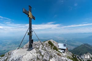 Der Gipfel des Hochstaufens mit dem Reichenhaller Haus im Hintergrund.