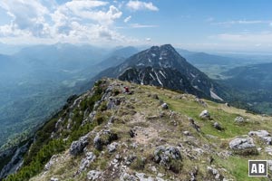 Blick vom Gipfel hinüber zum Zwiesel.