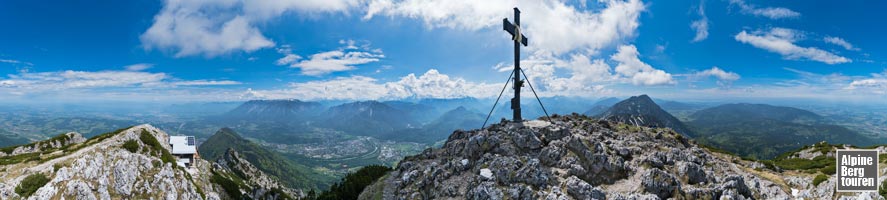 Bergpanorama vom Gipfel des Hochstaufen.