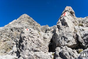 Eine erste Stelle erfordert den Einsatz der Hände